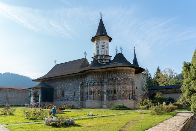 Vue extérieure du monastère de Sucevita en Moldavie Roumanie