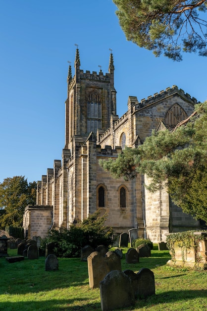 Vue extérieure de l'église St Swithun à East Grinstead West Sussex