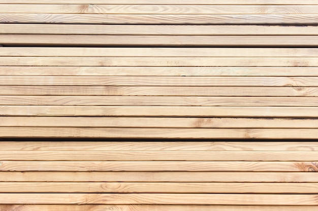 Vue de face de longues planches de bois