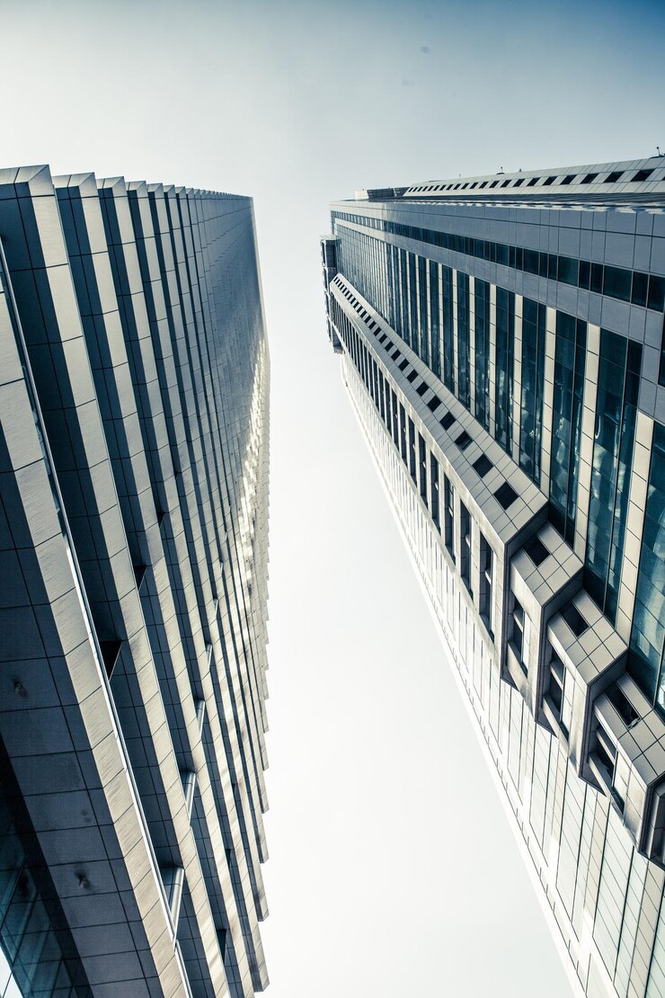 Photo vue à faible angle des bâtiments modernes contre le ciel