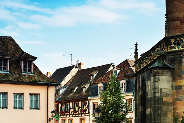 Photo vue à faible angle des bâtiments de la ville contre le ciel