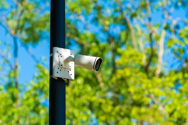 Vue à faible angle de la caméra CCTV