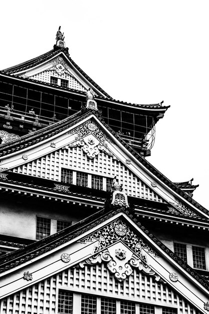 Vue à faible angle du château d'Osaka contre le ciel