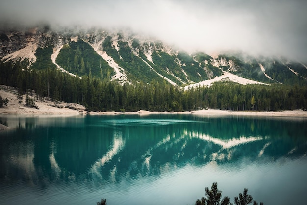 Une vue fantastique sur le lac de braies