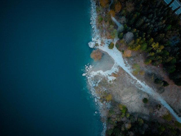 Une vue fantastique sur le lac Molveno, au Trentin