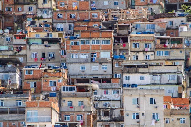 Vue de la favela du paon dans le quartier de Copacabana à Rio de Janeiro Brésil