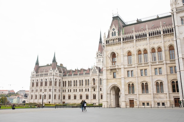 Vue générale du Parlement hongrois, Budapest.