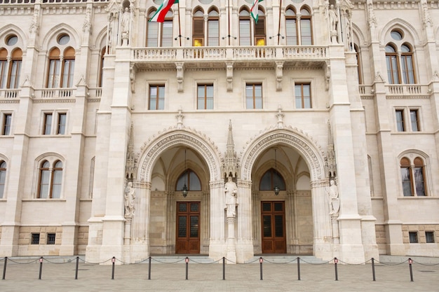 Vue générale du Parlement hongrois, Budapest.