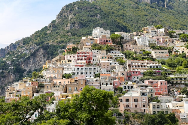 Vue générale de la ville de Positano à Naples Italie