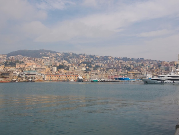 Vue de Gênes Italie de la mer