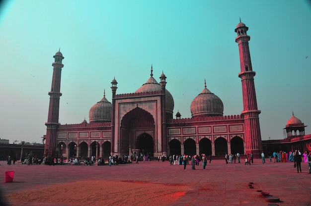 Photo vue des gens à la mosquée de jama