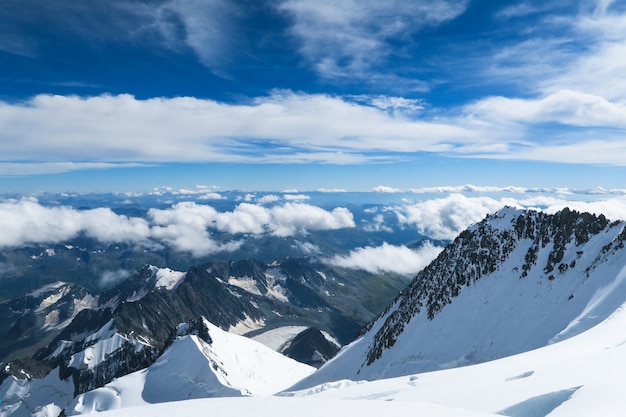 Vue sur les glaciers de la montagne Belukha