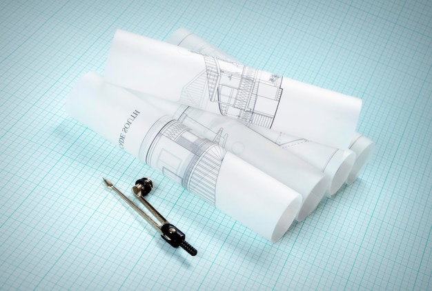 Vue grand angle du stylo sur la table