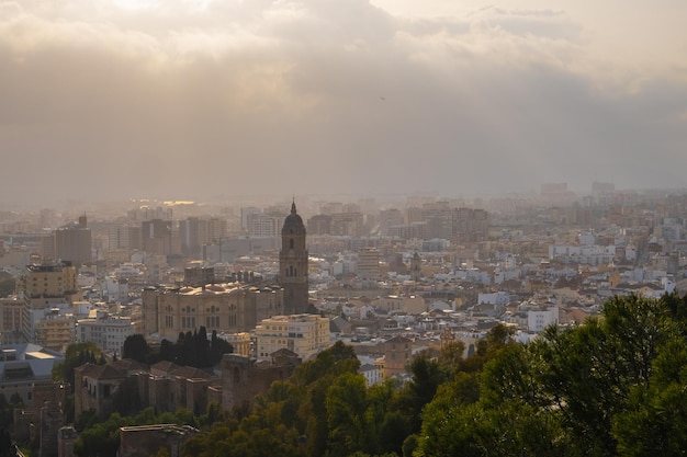 Vue grand angle de la ville de Malaga en Espagne