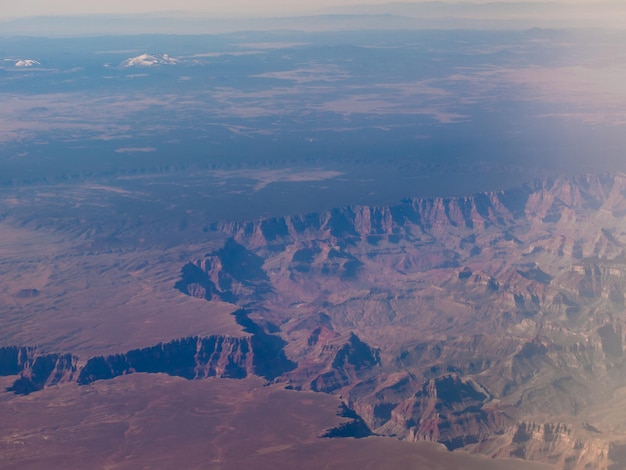 Vue sur le Grand Canyon depuis l'avion.