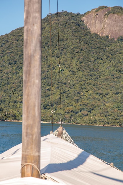 vue sur la grande île d'Angra dos Reis à Rio de Janeiro au Brésil