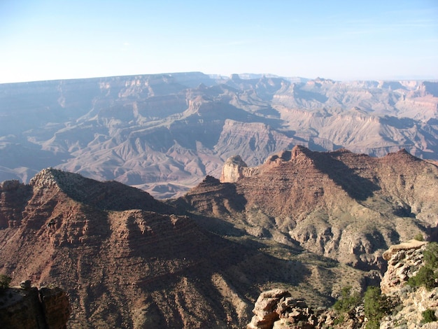 Vue à haut angle du canyon contre le ciel