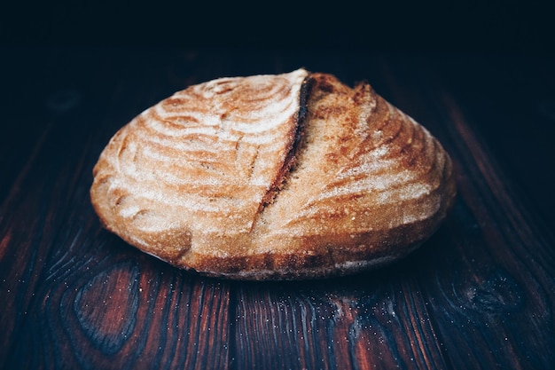 Vue à haut angle du pain sur la table