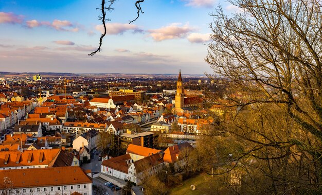 Vue en haut angle du paysage urbain contre le ciel