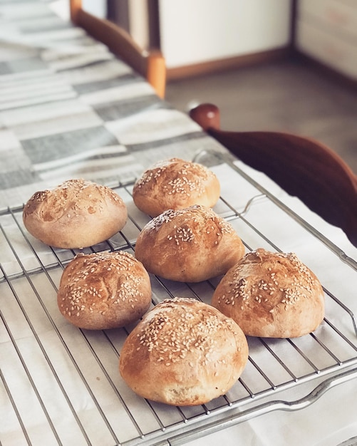 Vue à haut angle du petit déjeuner sur la table