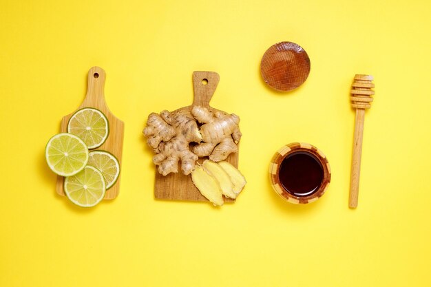 Photo vue à haut angle des fruits et du couteau sur la table