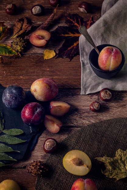 Vue à haut angle des fruits sur la table