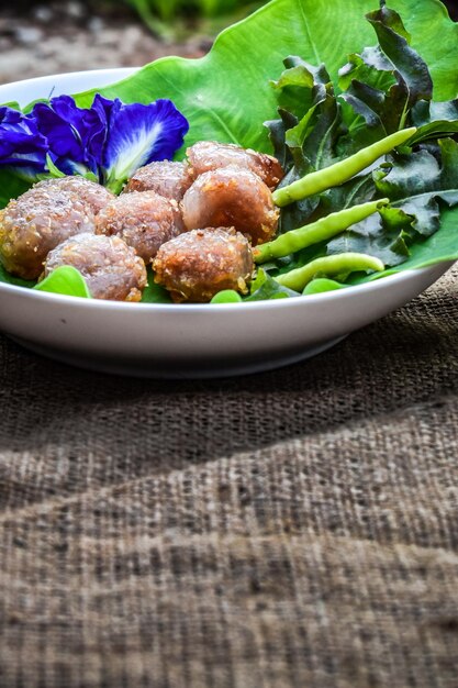 Photo vue à haut angle des légumes dans le bol sur la table