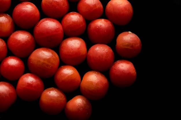 Photo vue de haut des tomates cerises rouges mûres