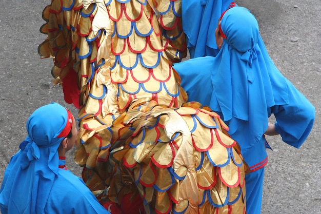 Photo vue haute angle des gens pendant le carnaval