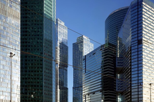 Photo vue des hauts gratte-ciel denses du centre d'affaires international de moscou