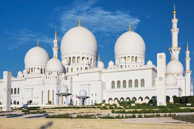 Vue horizontale de la célèbre Grande Mosquée Sheikh Zayed, Émirats Arabes Unis