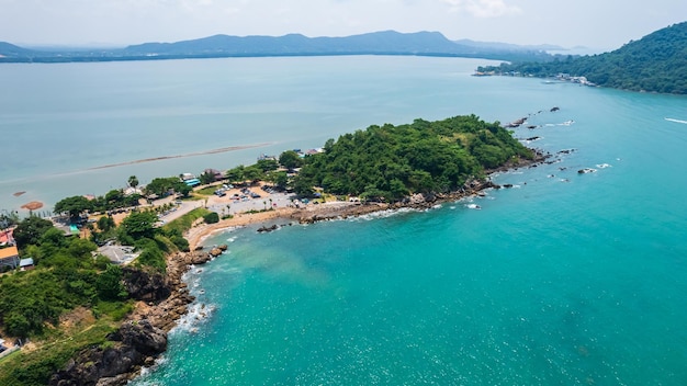 Vue de l'île depuis l'angle du droneProvince de Chanthaburi en ThaïlandeAngle de mer élevé