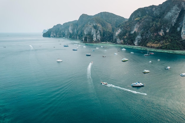 Vue sur l'île tropicale en été vacances balnéaires en été