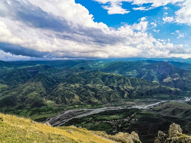 Vue imprenable sur la montagne au Daguestan Caucase Russie 2021