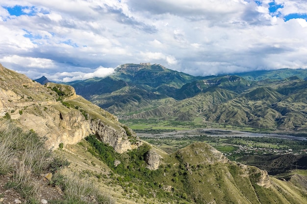 Vue imprenable sur la montagne au Daguestan Caucase Russie 2021