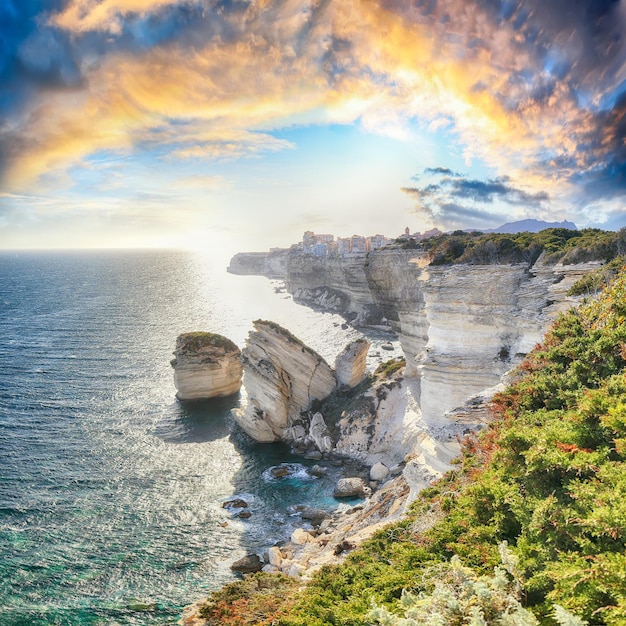 Vue imprenable sur la vieille ville de Bonifacio