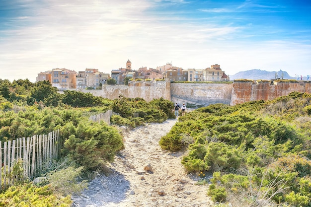 Photo vue imprenable sur la vieille ville de bonifacio