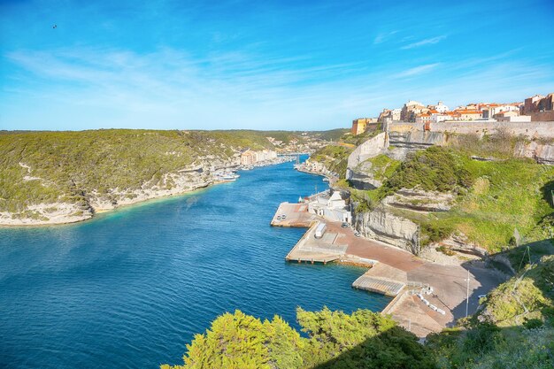 Vue imprenable sur la vieille ville de Bonifacio