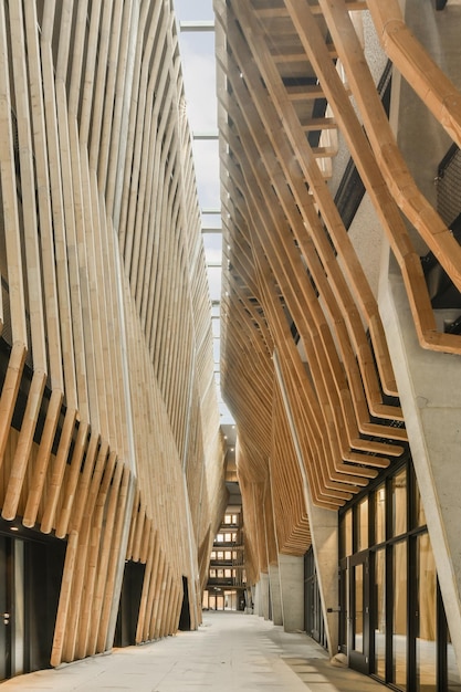 Photo une vue de l'intérieur d'un bâtiment en bois