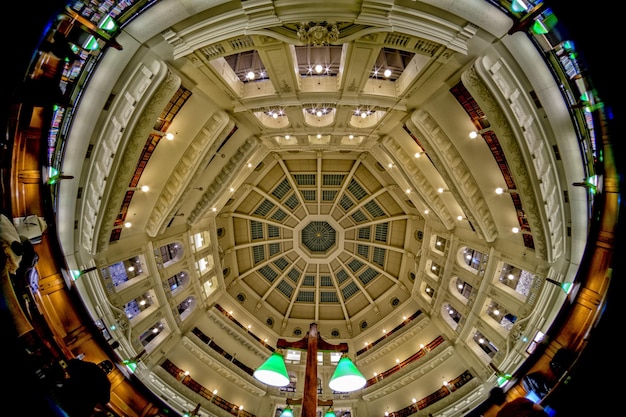 Vue intérieure de la bibliothèque de Melbourne