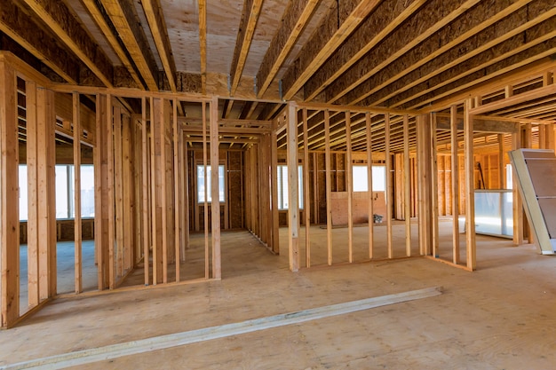 Vue intérieure d'une maison en construction