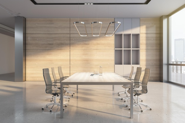 Vue latérale sur une table de conférence en bois dans une salle de réunion spacieuse et ensoleillée de style éco-classique avec des murs en bois, vue sur la ville depuis un mur de verre, sol en béton brillant et lustre moderne sur le rendu 3D supérieur