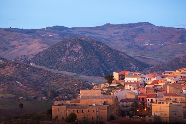 Vue de Leonforte, Sicile