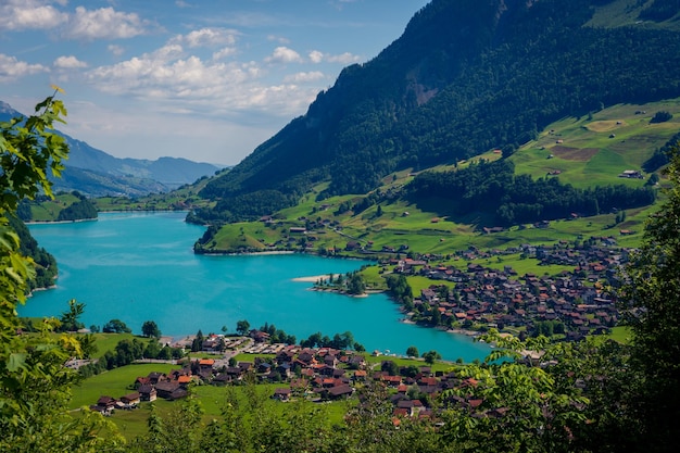 Vue sur Lungern et son grand lac Suisse Canton de Berne