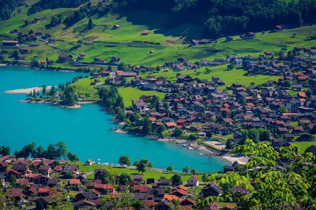 Vue sur Lungern et son grand lac Suisse Canton de Berne