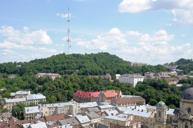 Vue de Lviv depuis une haute tour