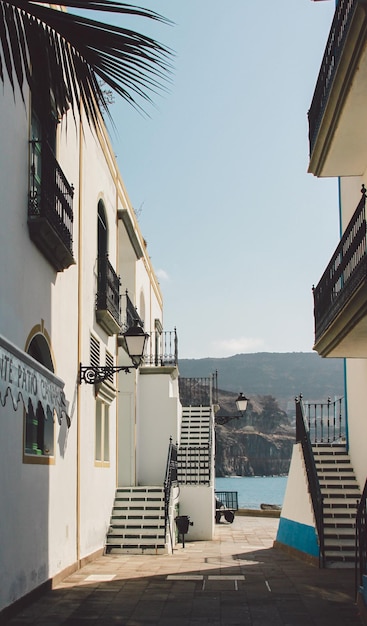 Vue de la maison contre le ciel