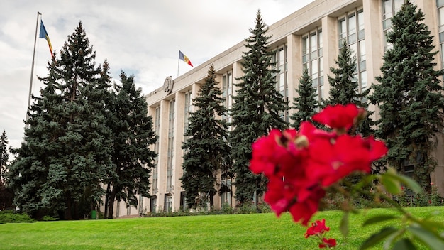 Vue de la maison du gouvernement à Chisinau Moldova