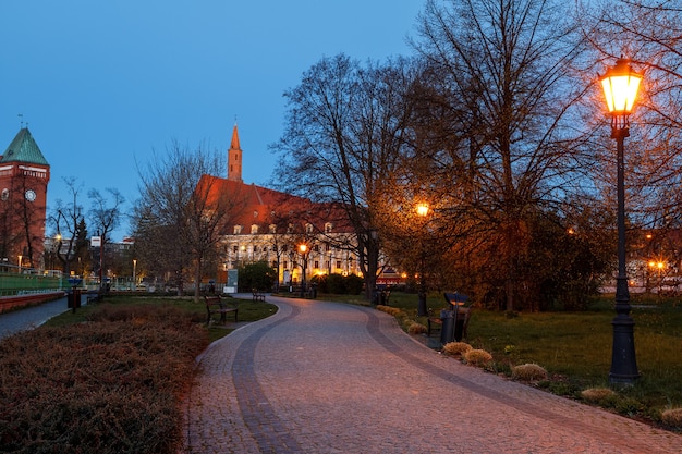 Vue matinale sur les sites touristiques de la ville de wroclaw en pologne au printemps