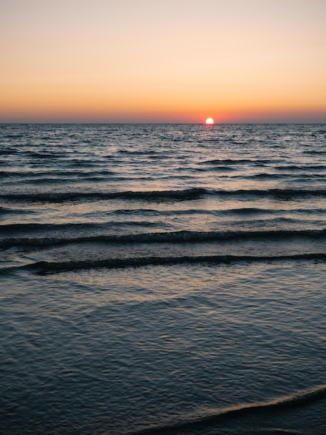 vue sur la mer au coucher du soleil